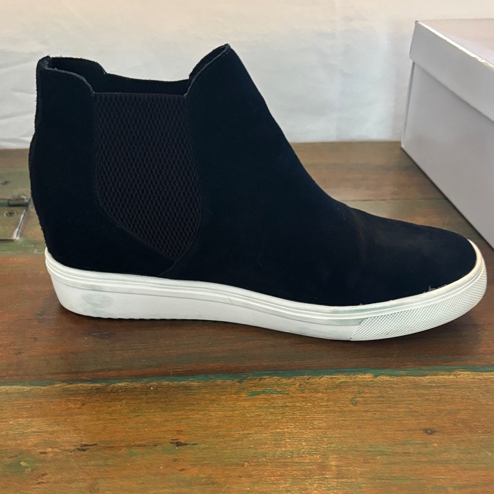 Steve Madden Sulton Black Suede Slip-On Sneakers